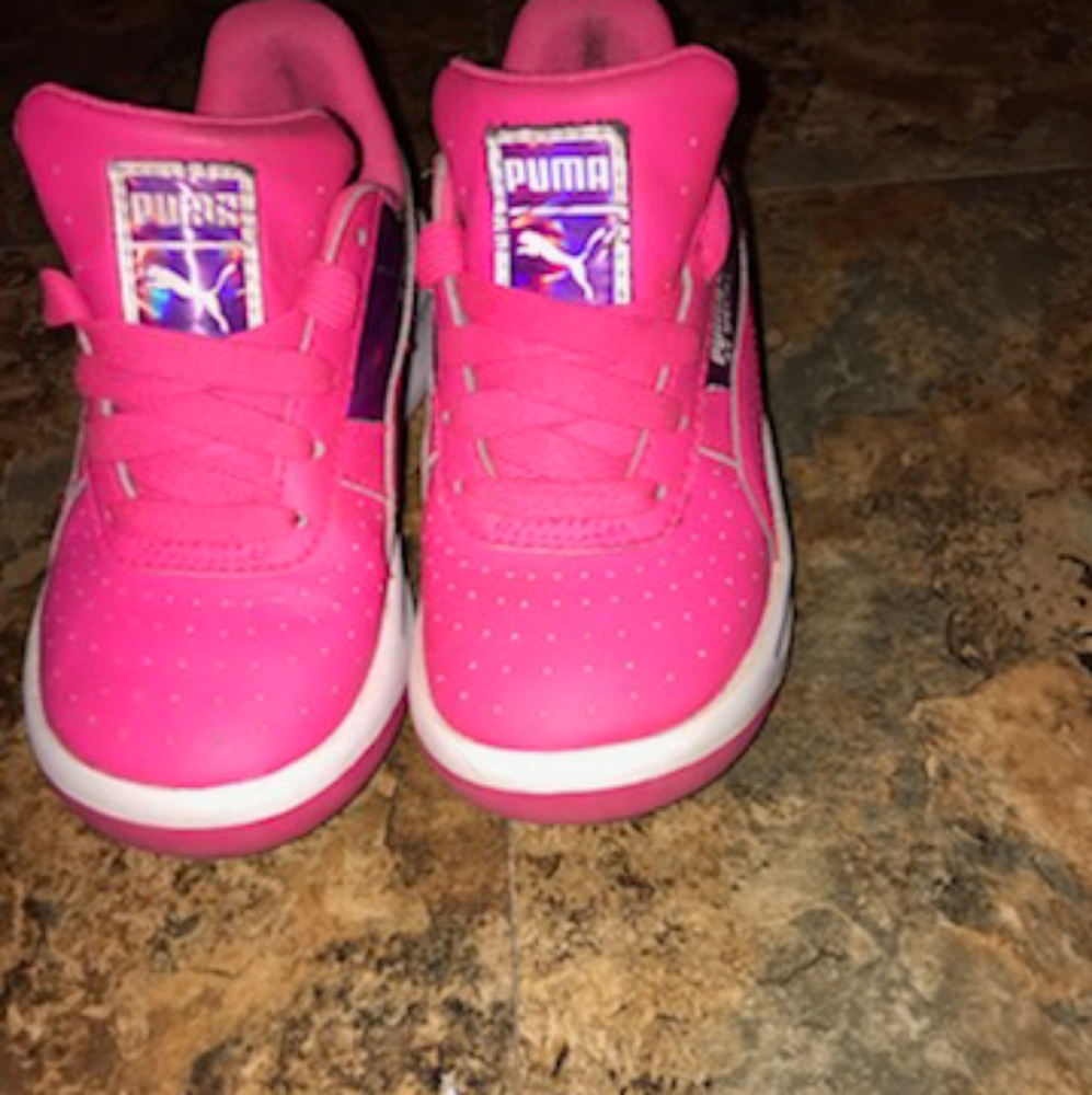 Girls Puma low top sneakers size child 11
